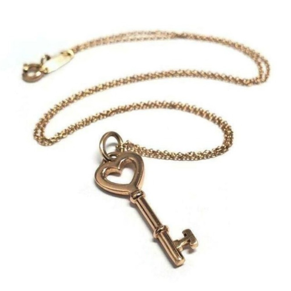 Beautiful and classy 18K Rose Gold Heart Key Pendant + Chain Necklace